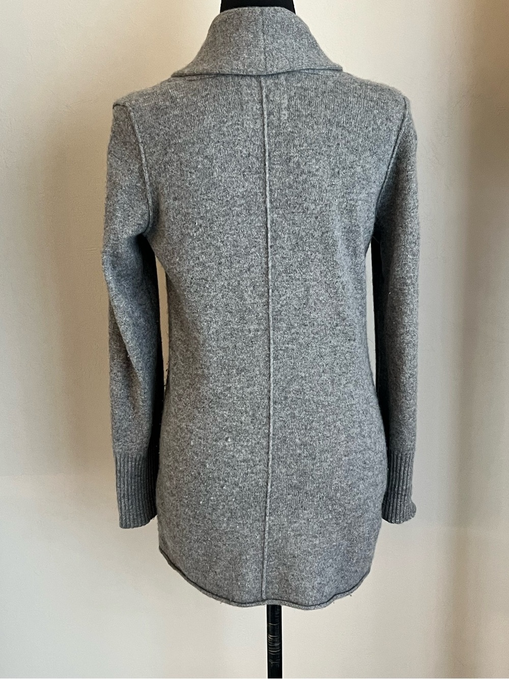 100% cashmere Cynthia Rowley Gray Shawl-Collar Button Front Cardigan - Picture 3 of 7